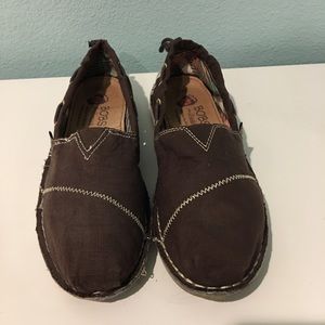 Bobs from Skechers chill sailboat slip on shoe.